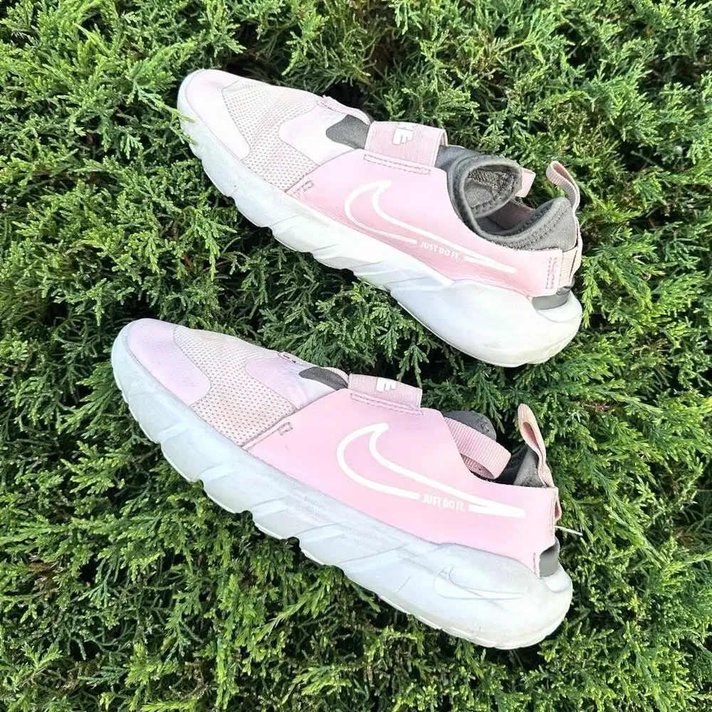 Nike Kids' Flex Runner 2 Sneaker‎ Size 3Y Pink Shoes